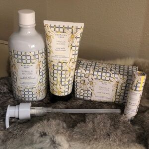 Beekman 1802 Goat Milk Bath and Body 4-Piece Set - Vanilla Woods - New & Sealed